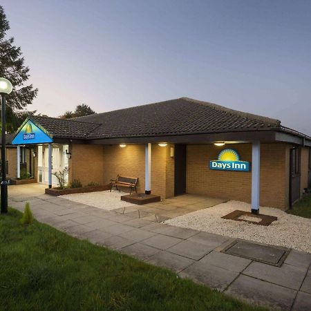 Days Inn Sutton Scotney North Екстериор снимка