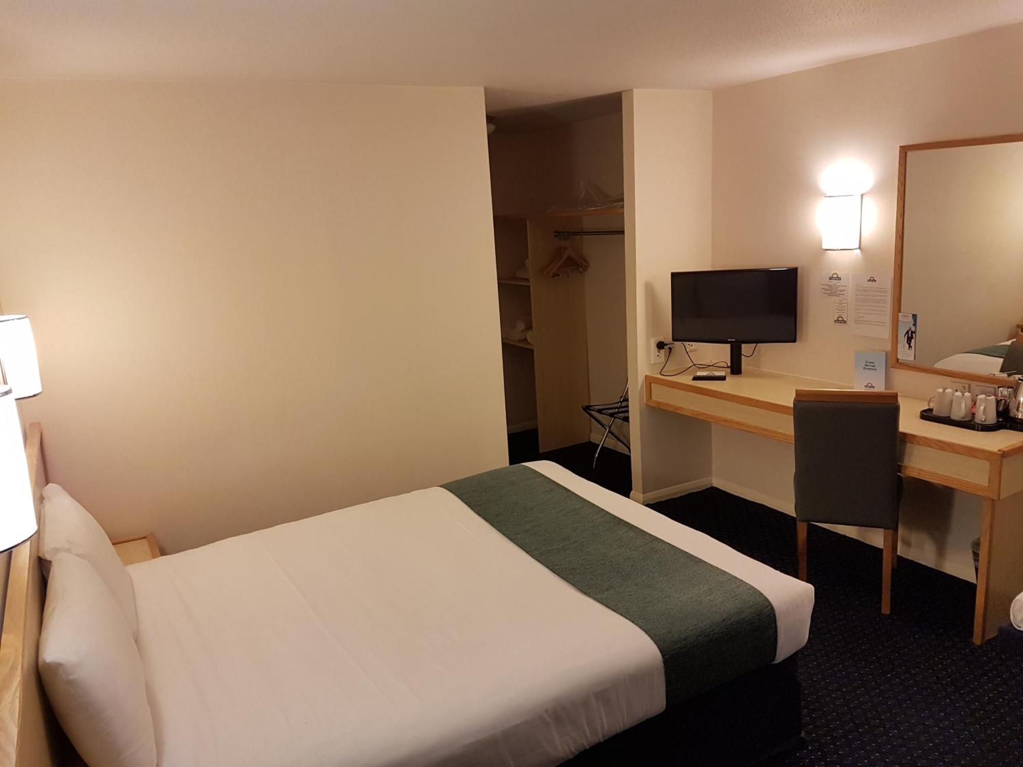 Days Inn Sutton Scotney North Стая снимка