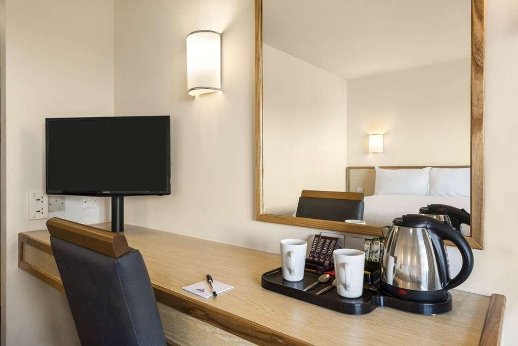 Days Inn Sutton Scotney North Стая снимка