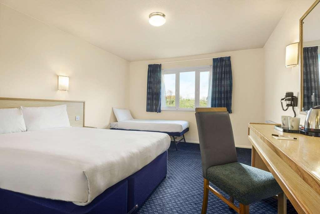 Days Inn Sutton Scotney North Стая снимка